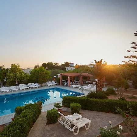 Apartmanhotel Ero 4*